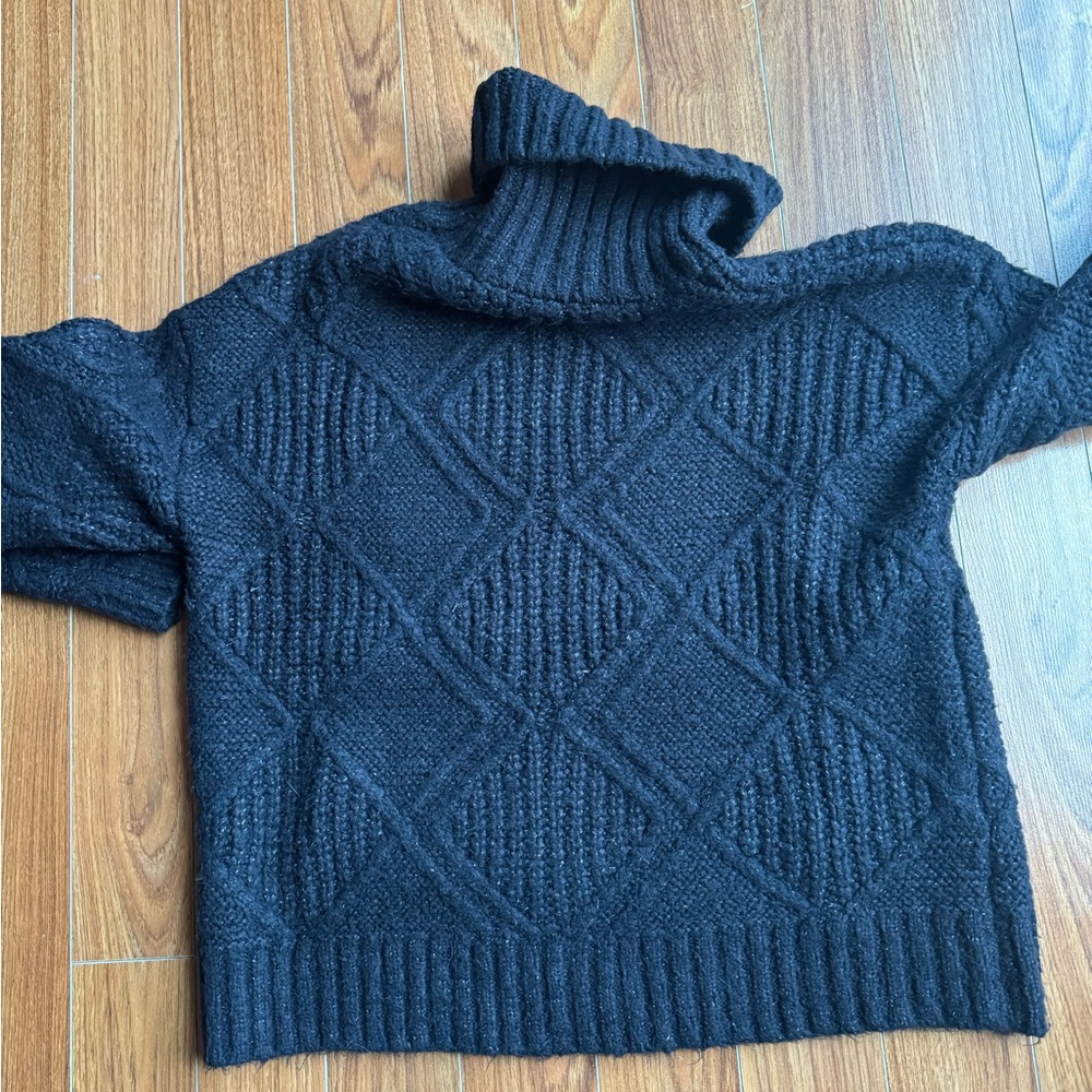Chunky turtleneck knitted sweater